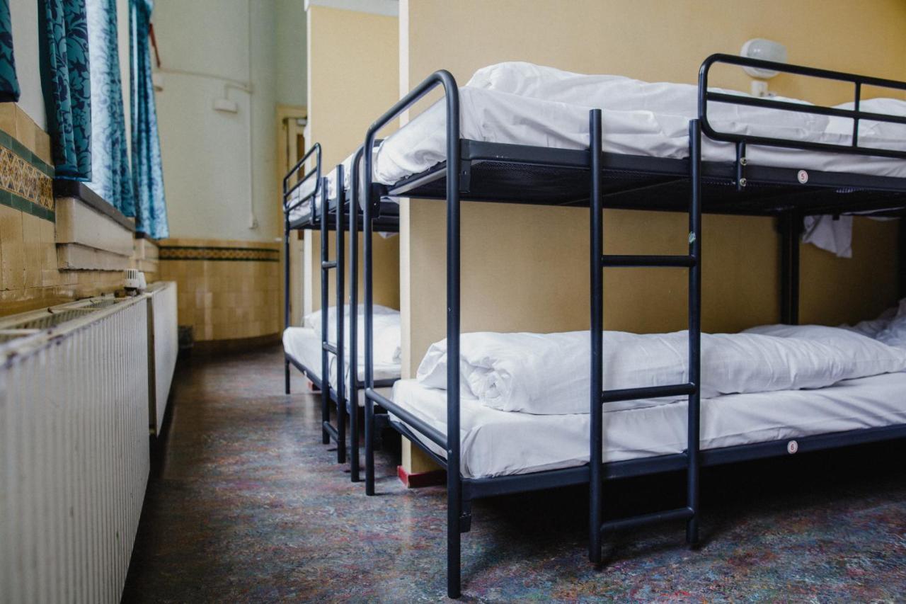 Shelter City Christian Hostel Амстердам Экстерьер фото
